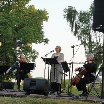 Septintasis Kražių festivalis su VU bibliotekos rankraščių paroda, skirta Maironio 150 metų jubiliejui paminėti