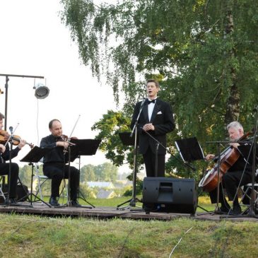 Septintasis Kražių festivalis su VU bibliotekos rankraščių paroda, skirta Maironio 150 metų jubiliejui paminėti