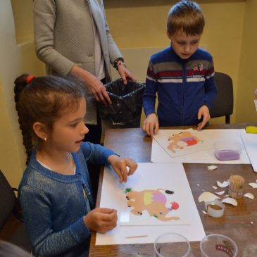 Balandžio 27 d. vyko edukacinė programa „Piešimas spalvotu smėliu“