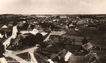 Kražiai, 1931 m. Miestelio panoramoje matyti ir žydų maldos namai