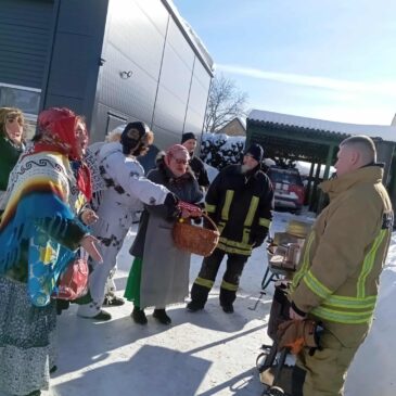 Užgavėnių karavanas arba kaip žiemą iš kiemo vijom